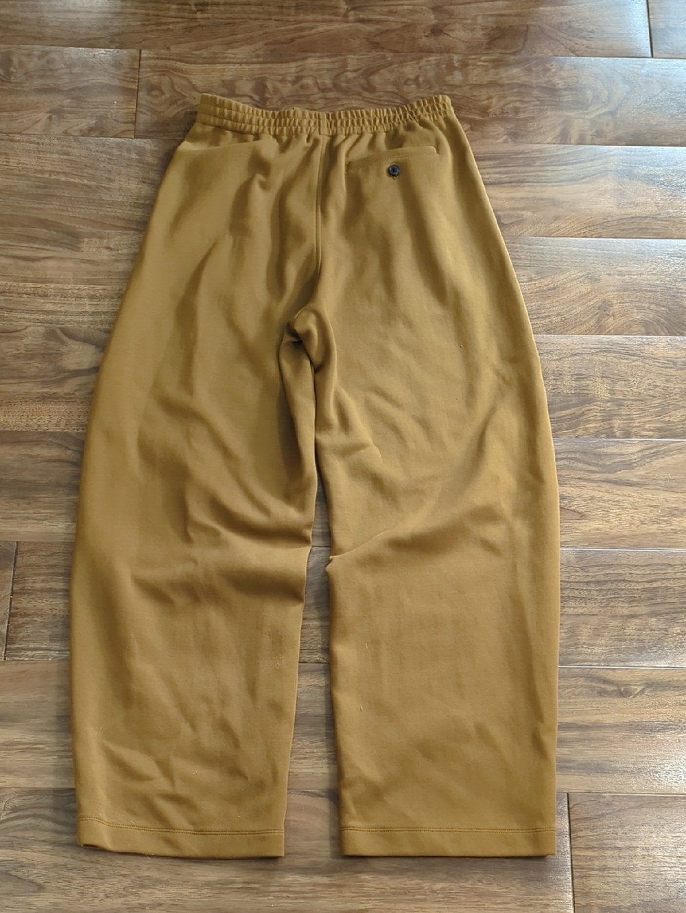 Uniqlo Comfy Ankle Barrel Pants - Picture 2 of 8